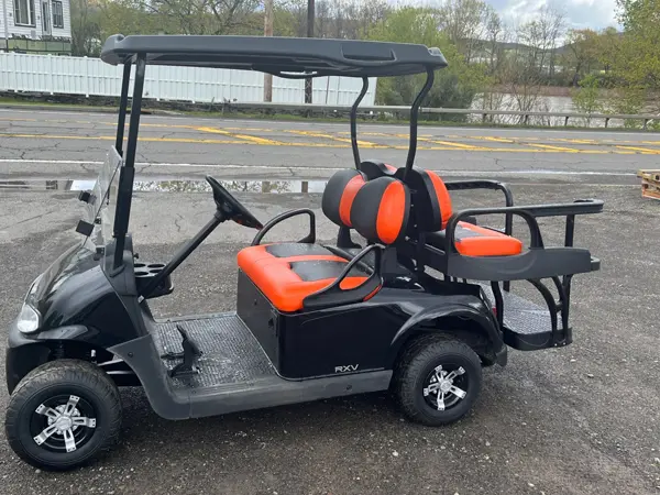 2018 EZ-GO RXV Electric 4 Passenger Golf Cart