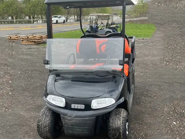 2018 EZ-GO RXV Electric 4 Passenger Golf Cart 2