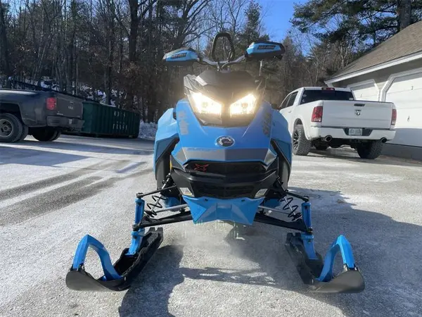 2019 Ski-Doo Summit® X® 850 E-TEC 154 PowderMax Light 2.5 S_LEV Blue